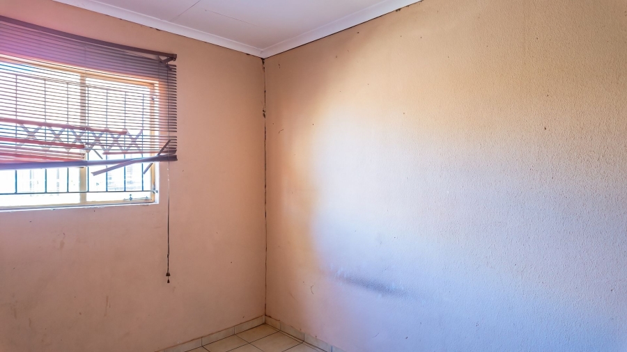 To Let 5 Bedroom Property for Rent in Tlhabane North West